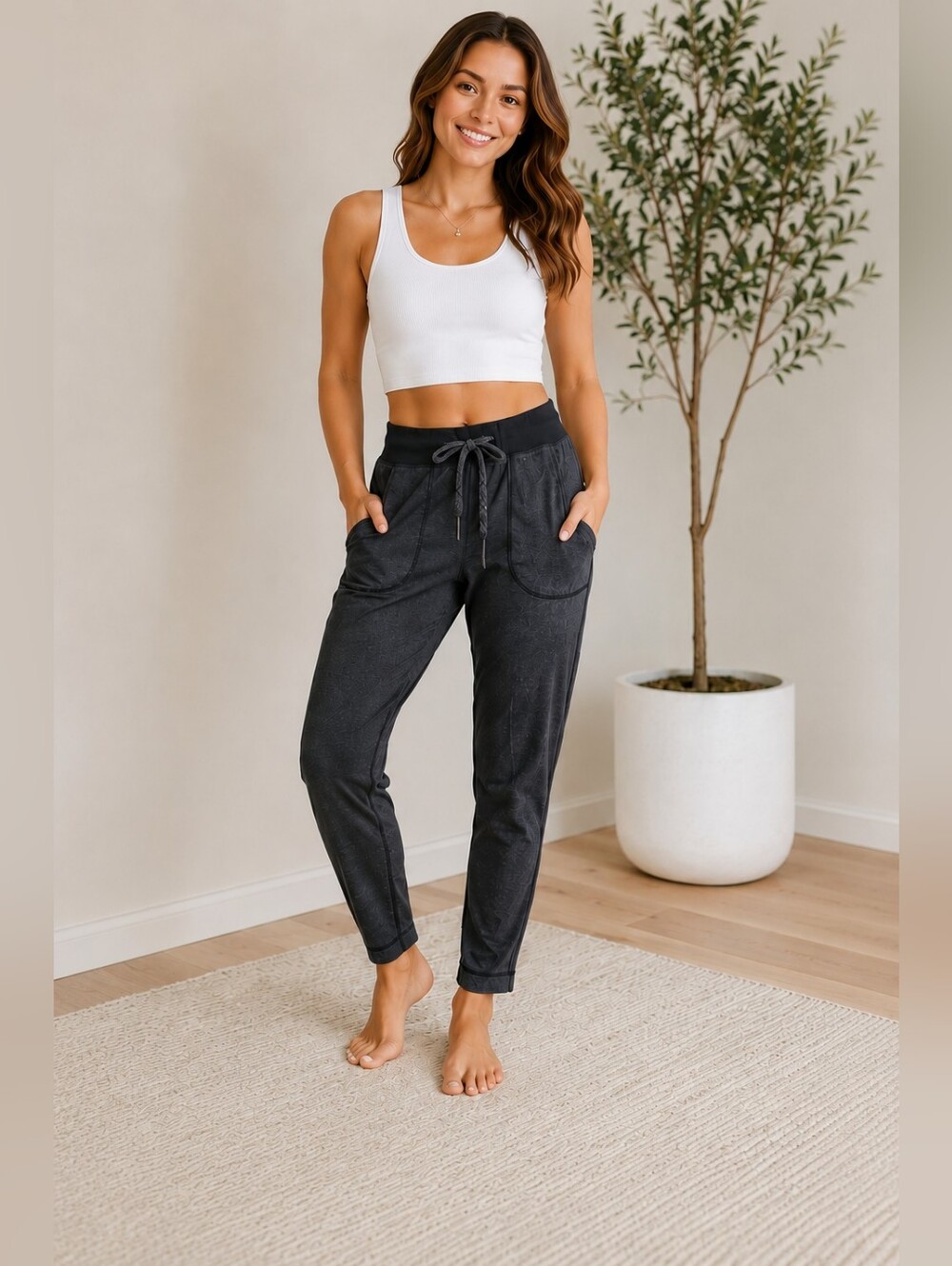 lululemon athletica Grey Joggers  High-Rise Size 6